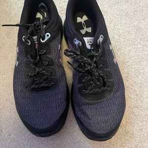 Under Armour Sneakers